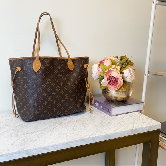 Louis Vuitton Handbags - Louis Vuitton Neverfull MM monogram